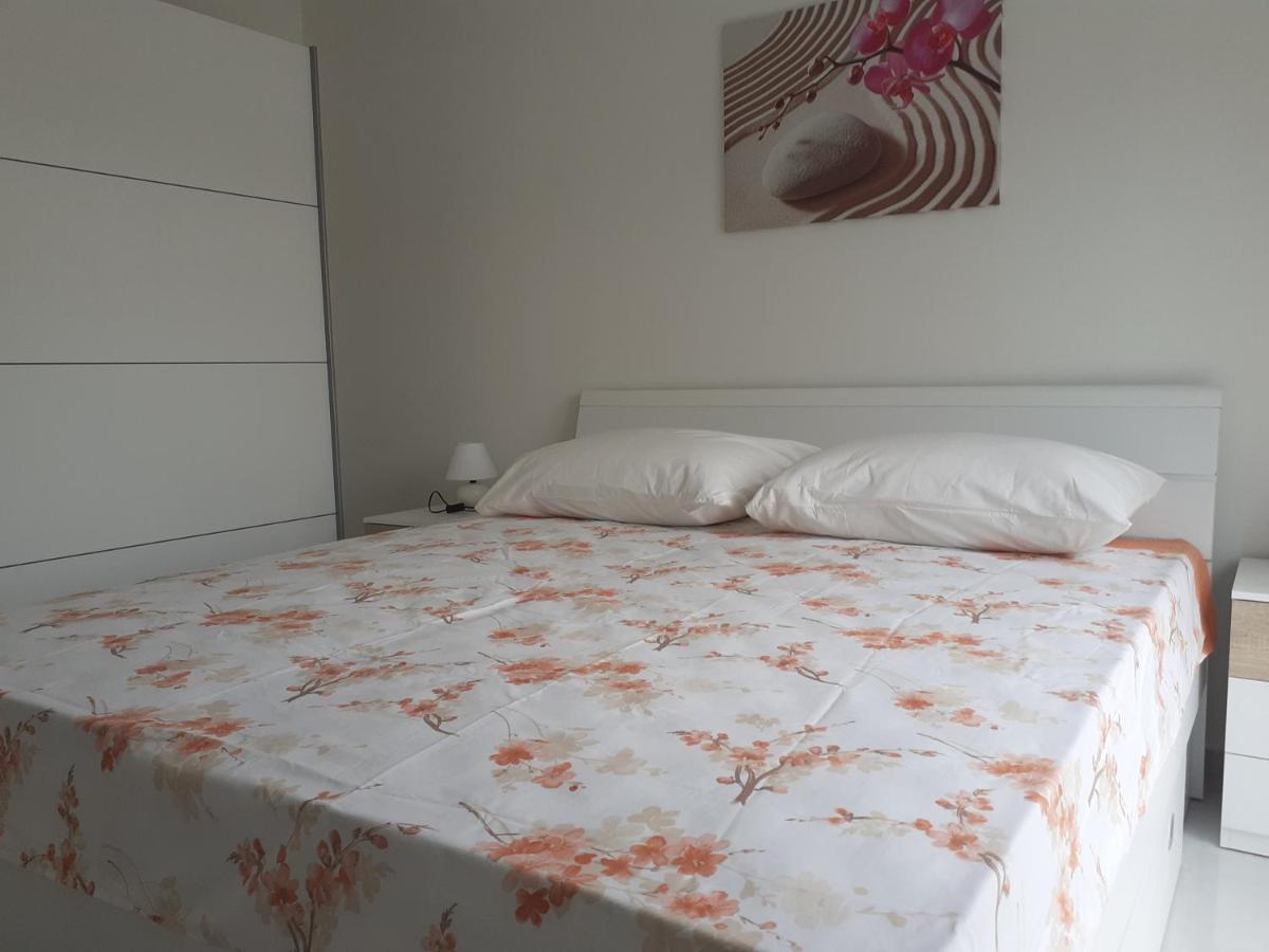 Apartmani Miletic Jelsa  Eksteriør billede