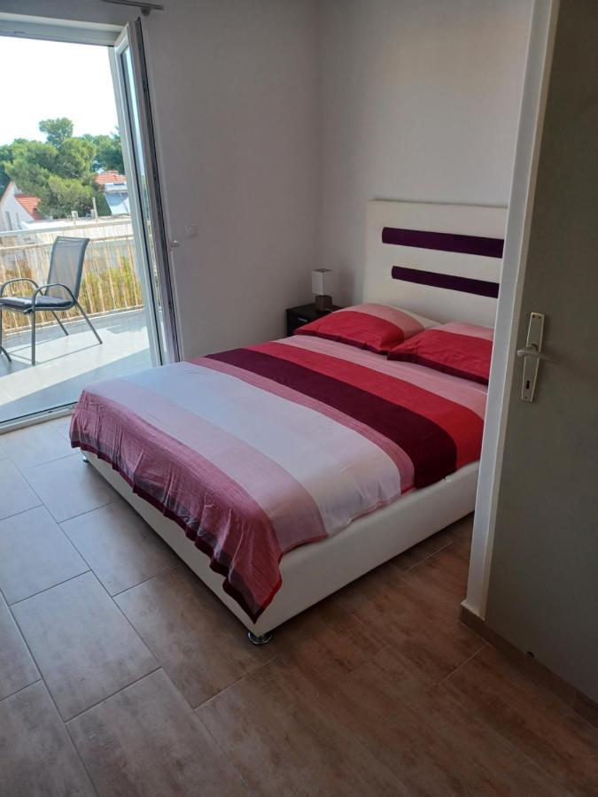 Apartmani Miletic Jelsa  Eksteriør billede