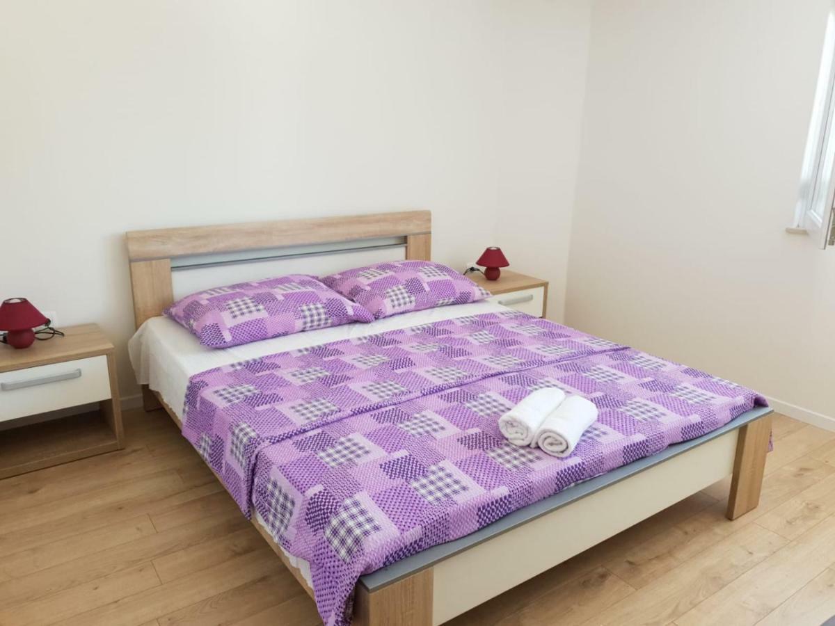 Apartmani Miletic Jelsa  Eksteriør billede